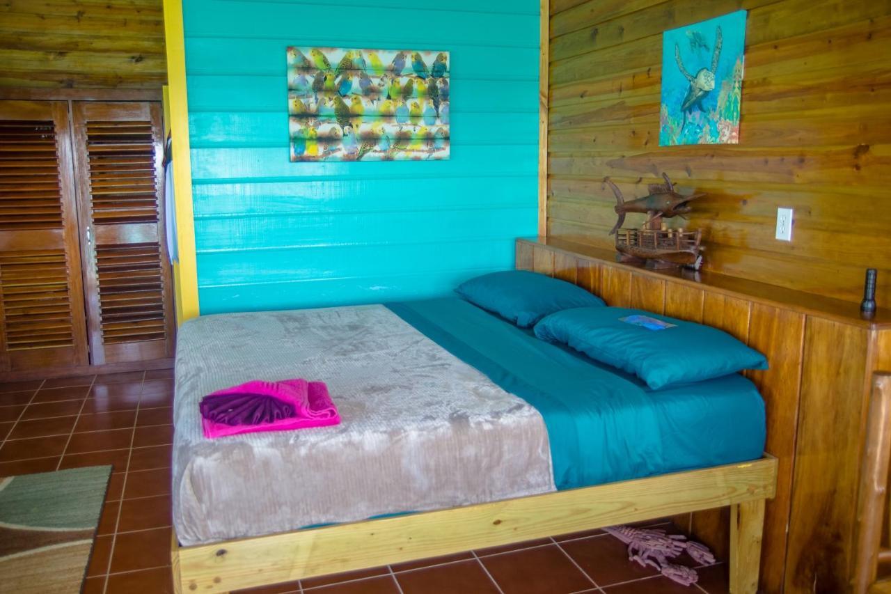King Lewey'S Island Resort Placencia Εξωτερικό φωτογραφία